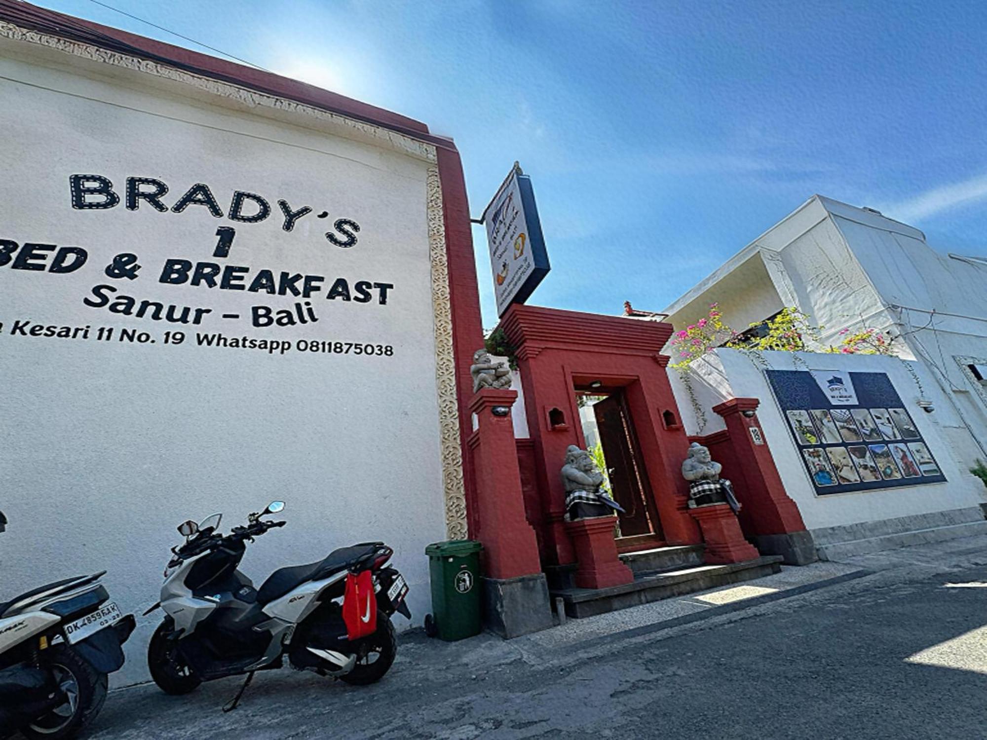Brady's Close To * Sanur (Bali)